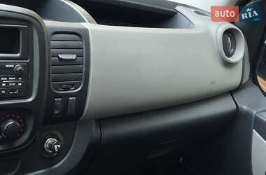 Грузовой фургон Renault Trafic 2016 в 