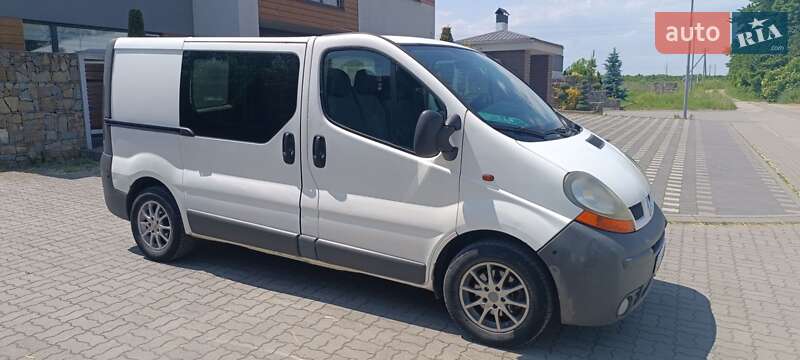Минивэн Renault Trafic 2003 в Стрые