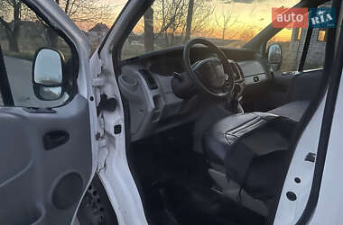 Грузовой фургон Renault Trafic 2004 в 