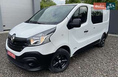 Грузопассажирский фургон Renault Trafic 2015 в 