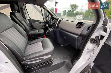 Грузопассажирский фургон Renault Trafic 2015 в 