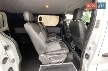 Грузопассажирский фургон Renault Trafic 2015 в 