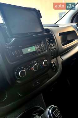 Минивэн Renault Trafic 2020 в 