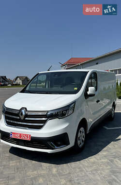 Грузовой фургон Renault Trafic 2022 в 