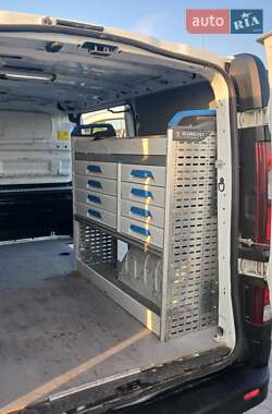 Грузовой фургон Renault Trafic 2016 в 