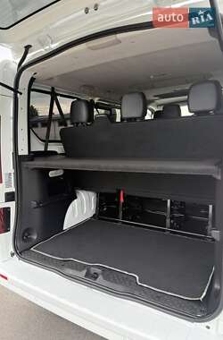 Минивэн Renault Trafic 2022 в 