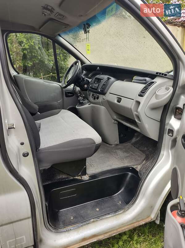 Минивэн Renault Trafic 2005 в Стрые