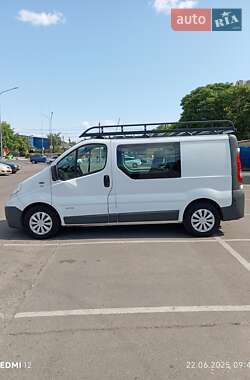 Вантажопасажирський фургон Renault Trafic 2012 в 