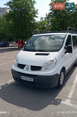 Вантажопасажирський фургон Renault Trafic 2012 в 