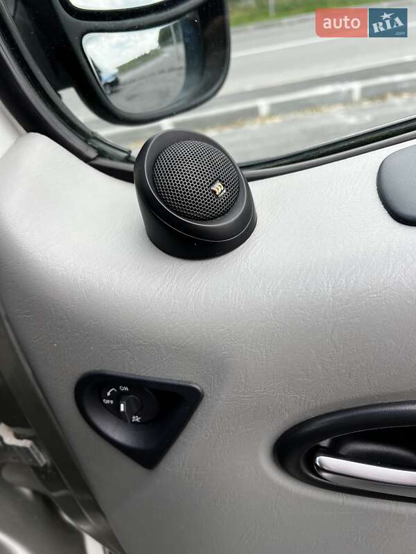 Мінівен Renault Trafic 2011 в Дніпрі фото 12 Мінівен Renault Trafic 2011 в Дніпрі