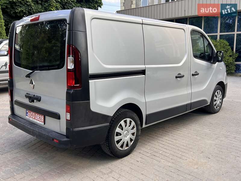 Вантажний фургон Renault Trafic 2021 в Чернівцях