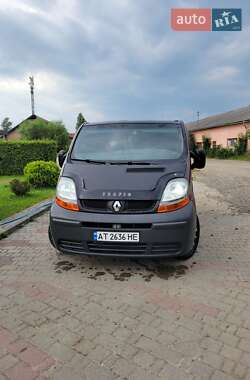 Минивэн Renault Trafic 2003 в Старом Косове