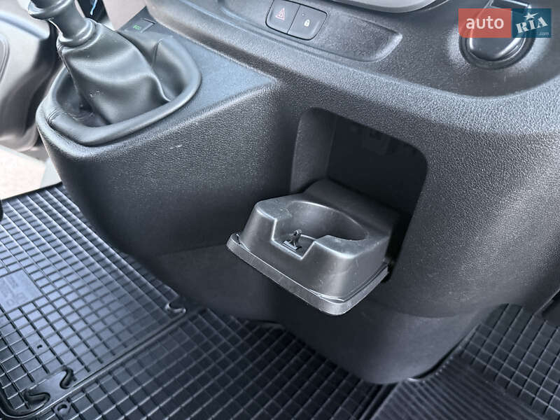 Минивэн Renault Trafic 2017 в Дубно