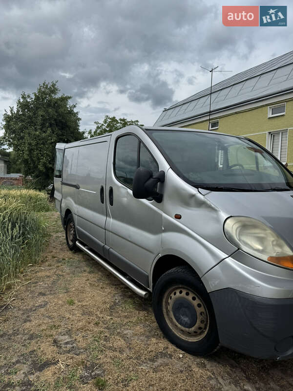 Вантажний фургон Renault Trafic 2007 в Львові