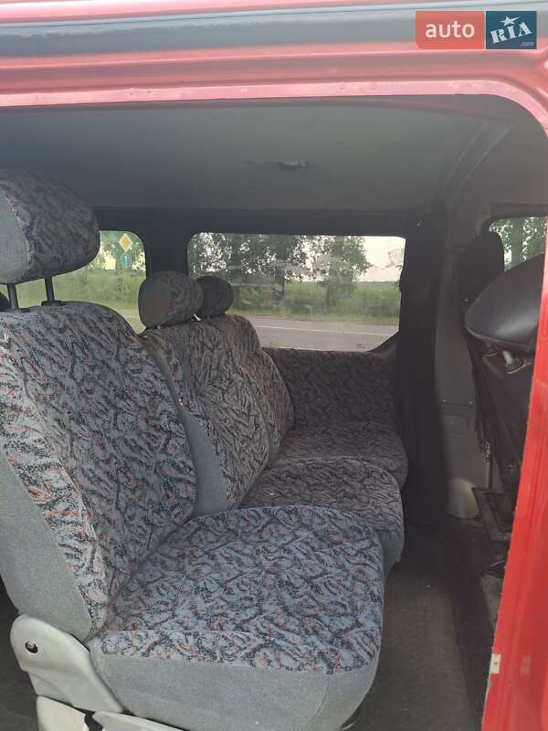 Минивэн Renault Trafic 2002 в Ромнах