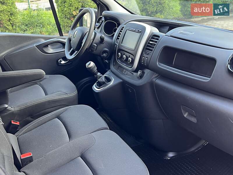 Вантажний фургон Renault Trafic 2021 в Чернівцях