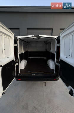 Грузовой фургон Renault Trafic 2020 в 
