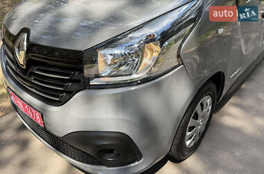 Минивэн Renault Trafic 2017 в 