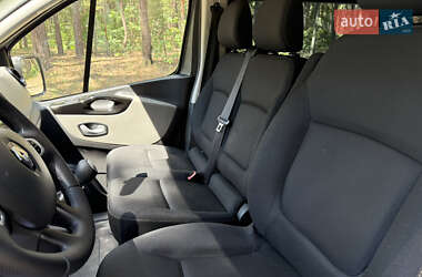 Минивэн Renault Trafic 2017 в 