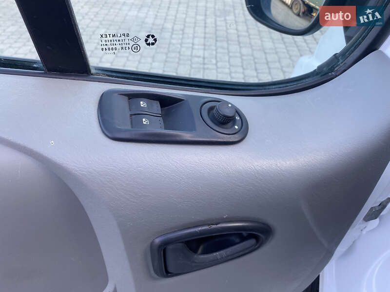 Грузовой фургон Renault Trafic 2013 в Радивилове