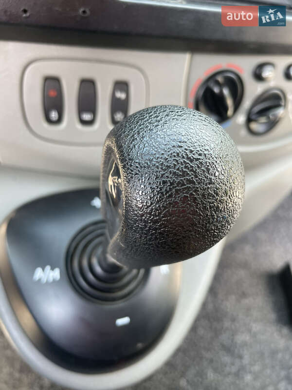 Минивэн Renault Trafic 2008 в Бережанах фото 17 Минивэн Renault Trafic 2008 в Бережанах