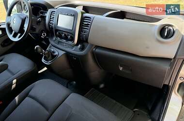 Минивэн Renault Trafic 2015 в 