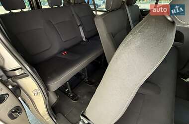 Минивэн Renault Trafic 2015 в 