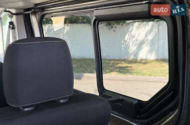Минивэн Renault Trafic 2015 в 