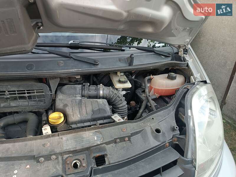 Renault Trafic 2011