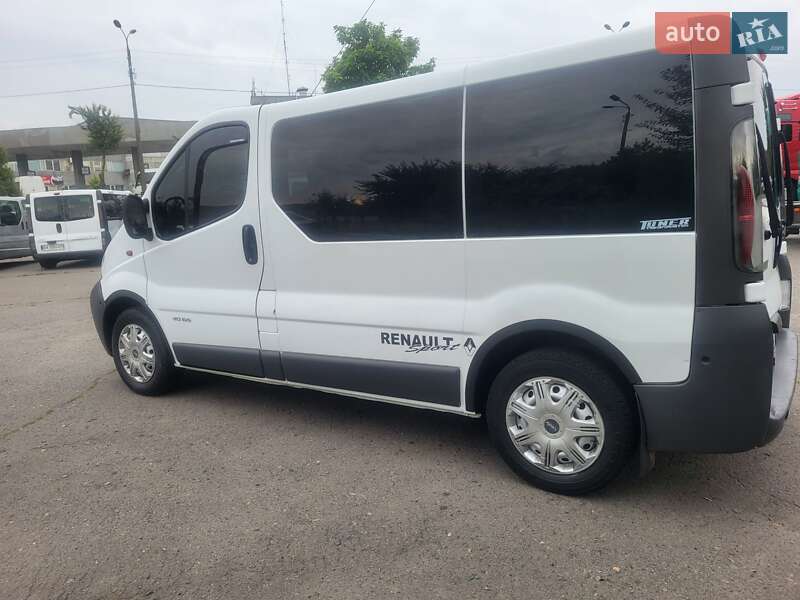 Мінівен Renault Trafic 2004 в Хмельницькому