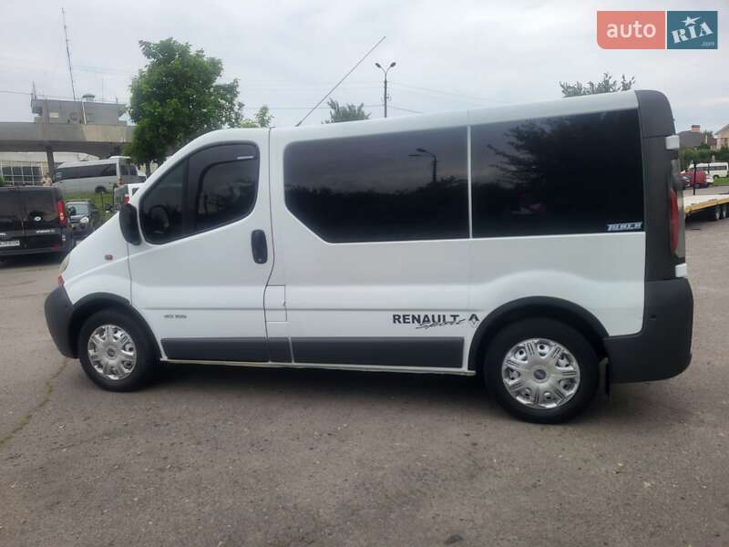 Мінівен Renault Trafic 2004 в Хмельницькому
