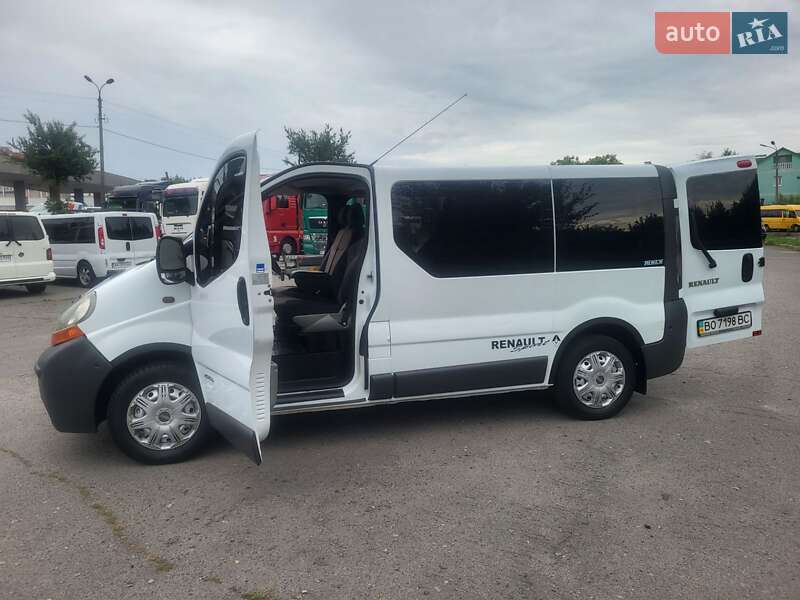 Мінівен Renault Trafic 2004 в Хмельницькому