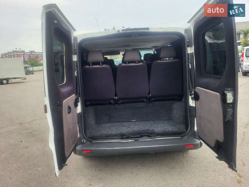 Мінівен Renault Trafic 2004 в Хмельницькому