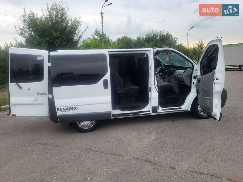 Мінівен Renault Trafic 2004 в Хмельницькому