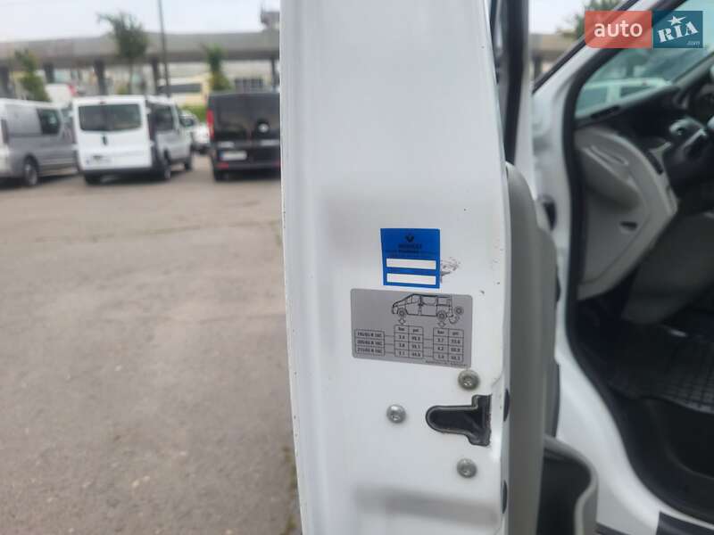 Мінівен Renault Trafic 2004 в Хмельницькому