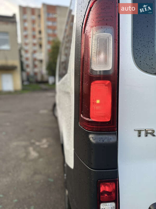 Минивэн Renault Trafic 2015 в Львове фото 11 Минивэн Renault Trafic 2015 в Львове