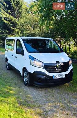 Минивэн Renault Trafic 2016 в 