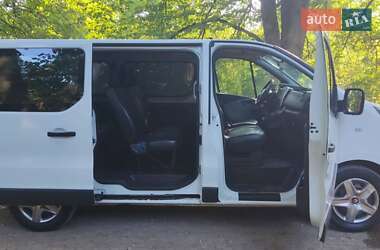 Минивэн Renault Trafic 2016 в 