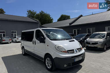 Вантажопасажирський фургон Renault Trafic 2006 в Львові