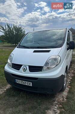 Вантажопасажирський фургон Renault Trafic 2011 в Чугуєві