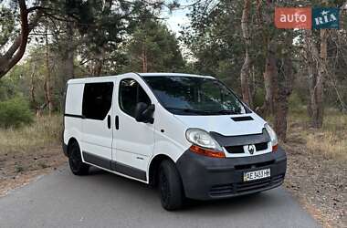 Вантажний фургон Renault Trafic 2006 в Дніпрі