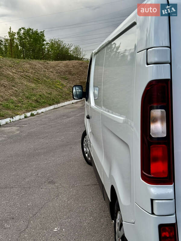 Грузовой фургон Renault Trafic 2016 в Полтаве