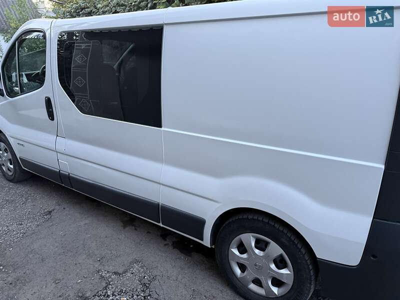 Мінівен Renault Trafic 2013 в Кам'янець-Подільському