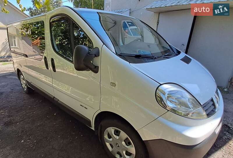 Мінівен Renault Trafic 2013 в Кам'янець-Подільському