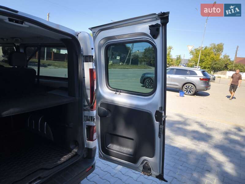 Минивэн Renault Trafic 2015 в Сокирянах