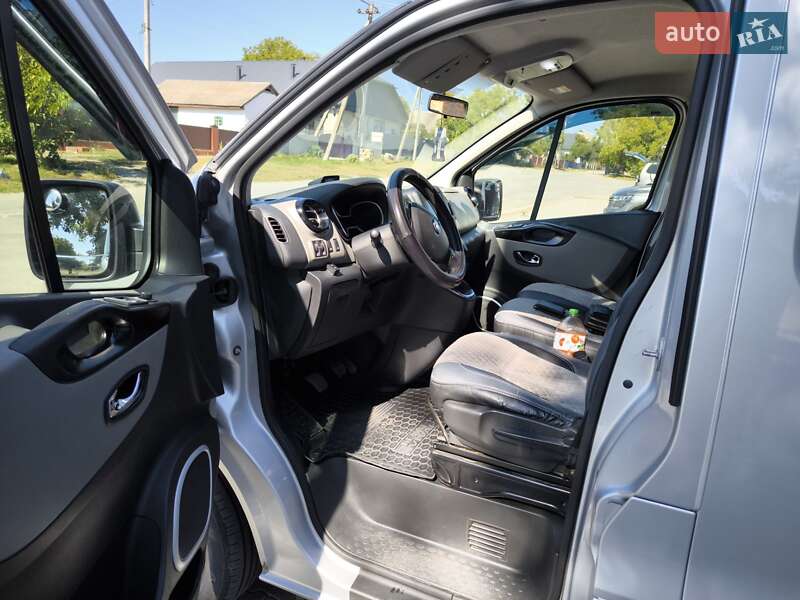 Минивэн Renault Trafic 2015 в Сокирянах