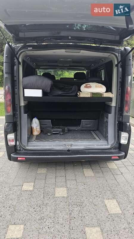 Минивэн Renault Trafic 2006 в Ужгороде