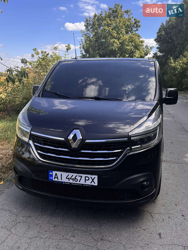 Минивэн Renault Trafic 2020 в 