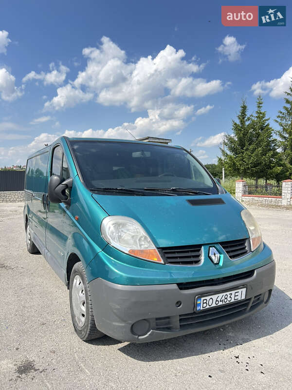 Грузовой фургон Renault Trafic 2006 в Тернополе