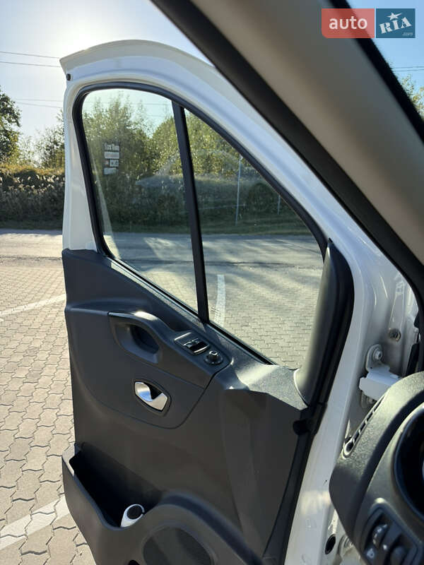 Мінівен Renault Trafic 2020 в Львові